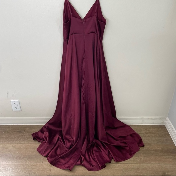 Lulu’s Ode To Love Satin Burgundy Cocktail Wedding Vacation Maxi Dress Size S - Picture 6 of 11